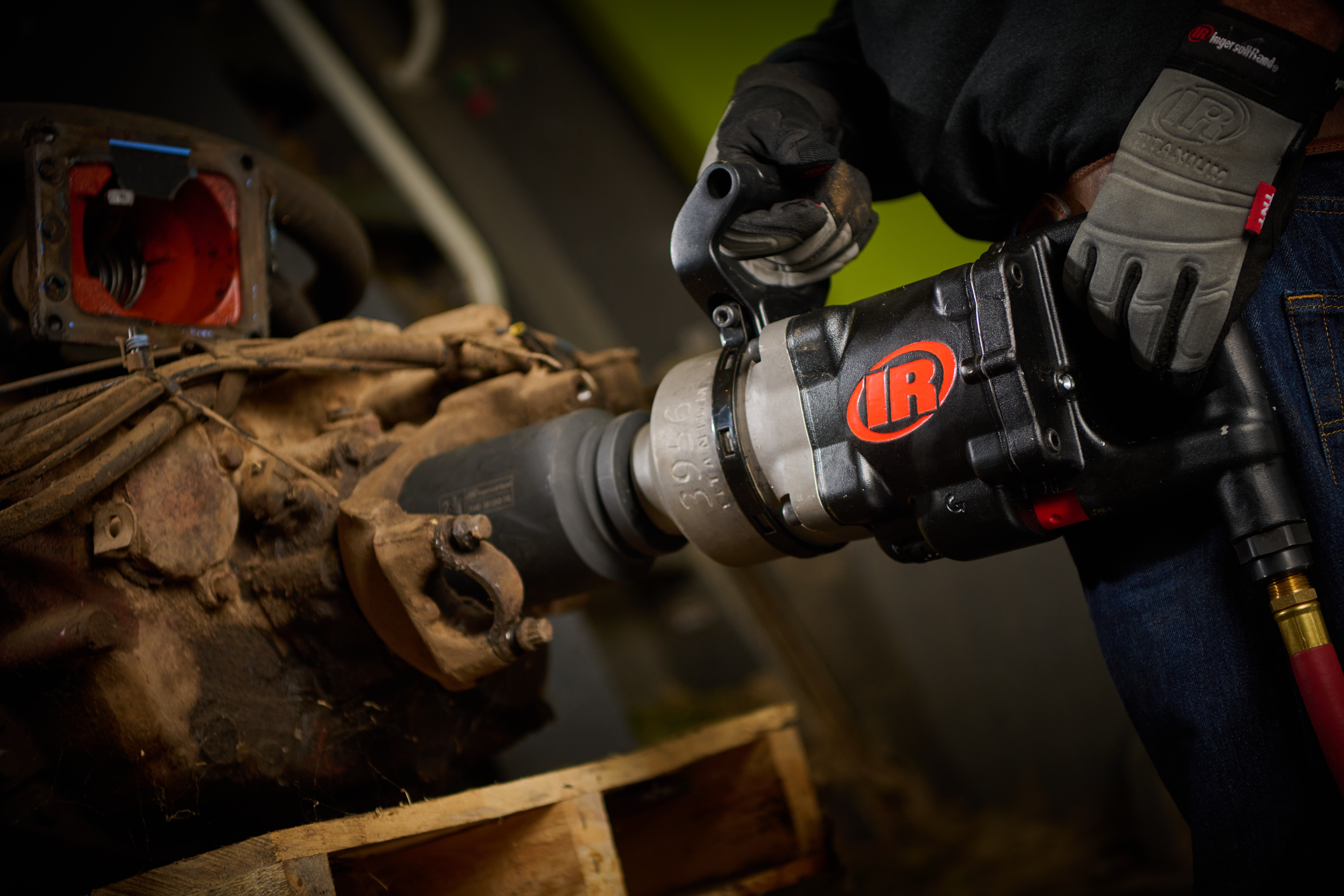 3956 Series Pneumatic Impact Wrenches - Image 2